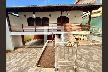 Frente da Casa de casa à venda com 8 quartos, 288m² em Santa Rosa, Belo Horizonte