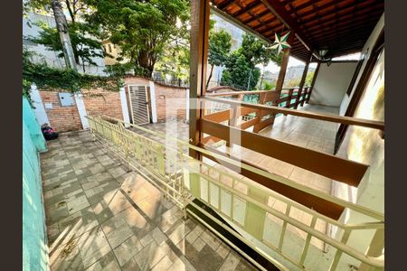 Área Externa - Frente de casa à venda com 8 quartos, 288m² em Santa Rosa, Belo Horizonte