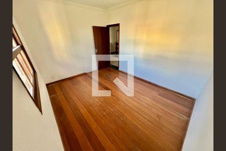 Quarto 3 de casa à venda com 8 quartos, 288m² em Santa Rosa, Belo Horizonte