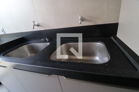 Área de Serviço de casa de condomínio para alugar com 5 quartos, 500m² em Jardim Sul, Uberlândia