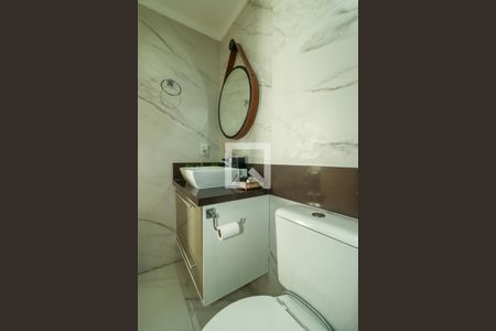 Banheiro de apartamento à venda com 2 quartos, 60m² em Rubem Berta, Porto Alegre