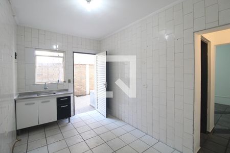 Cozinha  de casa para alugar com 1 quarto, 50m² em Cidade Dutra, São Paulo