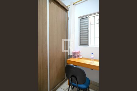 Quarto 3 de casa à venda com 3 quartos, 200m² em Vila Brasilina, São Paulo