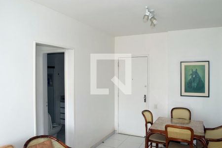Sala de apartamento à venda com 2 quartos, 70m² em Barra da Tijuca, Rio de Janeiro