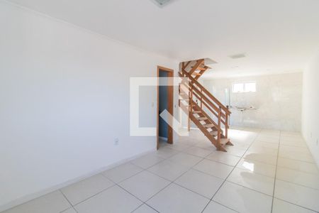 Sala de casa de condomínio para alugar com 2 quartos, 90m² em Vila Nova, Porto Alegre