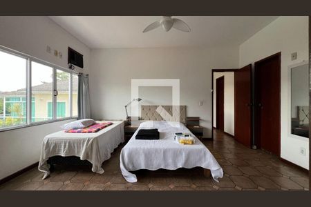 Casa à venda com 3 quartos, 300m² em Piratininga, Niterói