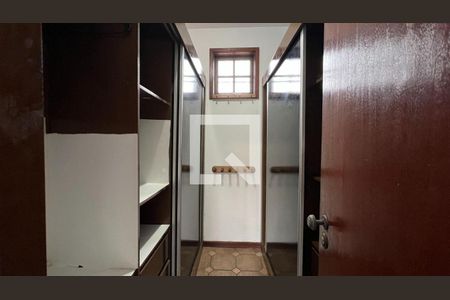 Casa à venda com 3 quartos, 300m² em Piratininga, Niterói