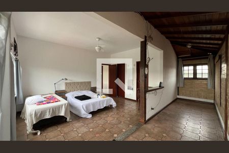 Casa à venda com 3 quartos, 300m² em Piratininga, Niterói