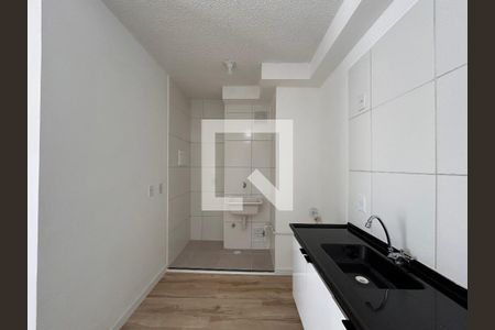 Cozinha de apartamento para alugar com 2 quartos, 40m² em Vila Barreto, São Paulo