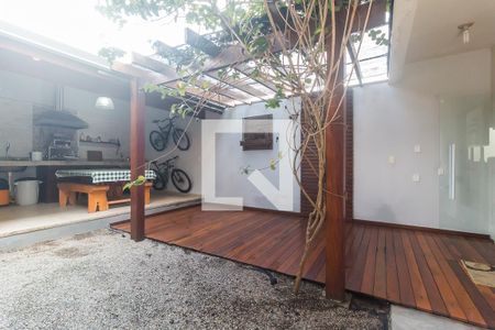 Quintal dos Fundos de casa para alugar com 3 quartos, 180m² em Residencial Colinas, Mogi das Cruzes