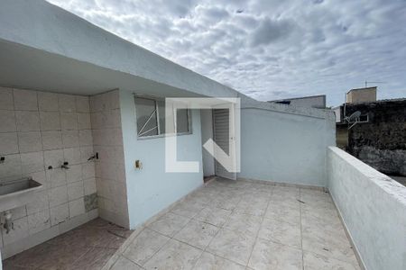 Terraço de casa para alugar com 2 quartos, 66m² em Olaria, Rio de Janeiro