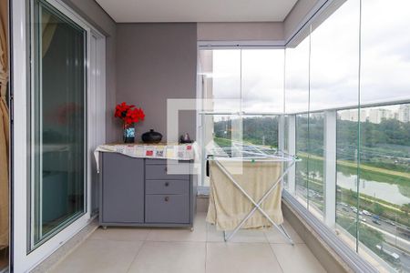 Sala - Varanda de apartamento à venda com 2 quartos, 61m² em Jardim Caravelas, São Paulo