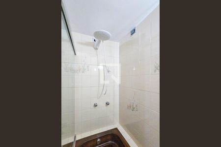 Banheiro de apartamento para alugar com 3 quartos, 110m² em Balneario Guarujá, Guarujá