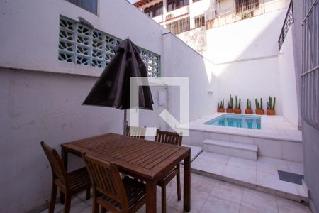 Piscina de casa à venda com 5 quartos, 288m² em Santa Rosa, Niterói