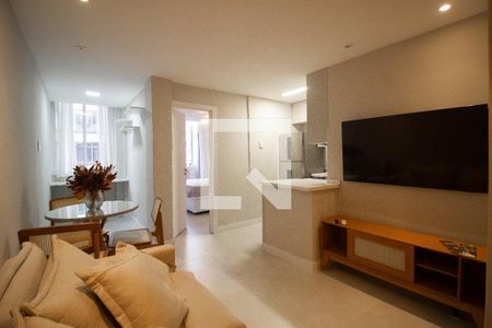 Sala/Cozinha de apartamento para alugar com 1 quarto, 40m² em Copacabana, Rio de Janeiro