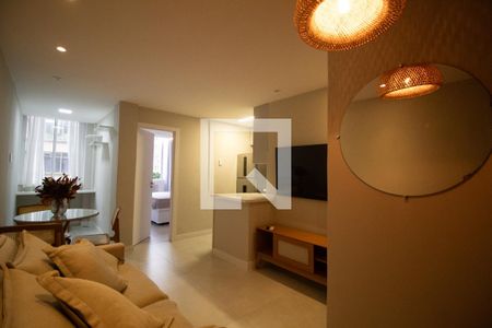 Sala/cozinha de apartamento para alugar com 1 quarto, 40m² em Copacabana, Rio de Janeiro