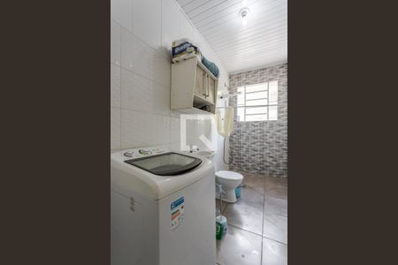 Banheiro de casa à venda com 2 quartos, 95m² em Chácara das Pedras, Porto Alegre