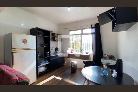 Cozinha e Área de Serviço de casa à venda com 2 quartos, 95m² em Chácara das Pedras, Porto Alegre