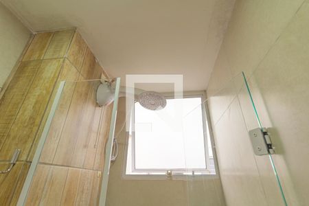 Banheiro de apartamento à venda com 2 quartos, 42m² em Mato Grande, Canoas
