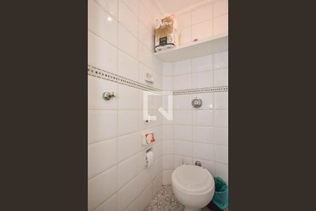 Banheiro de Serviço de apartamento à venda com 3 quartos, 64m² em Jardim Monte Kemel, São Paulo