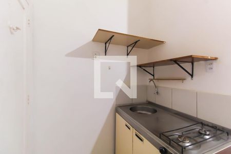 Cozinha de kitnet/studio para alugar com 1 quarto, 14m² em Vila Bertioga, São Paulo