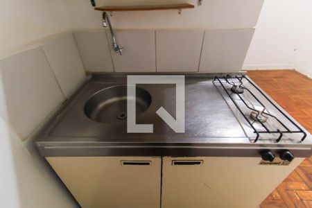 Cozinha de kitnet/studio para alugar com 1 quarto, 14m² em Vila Bertioga, São Paulo