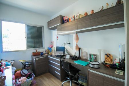 Quarto 2 de casa à venda com 3 quartos, 120m² em Vila Bertioga, São Paulo