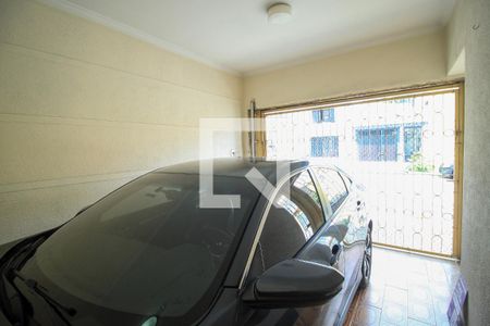 Garagem de casa à venda com 3 quartos, 120m² em Vila Bertioga, São Paulo