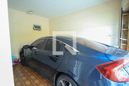 Garagem de casa à venda com 3 quartos, 120m² em Vila Bertioga, São Paulo