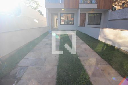 Garagem de casa de condomínio à venda com 3 quartos, 167m² em Tristeza, Porto Alegre