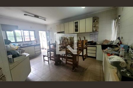 Casa à venda com 3 quartos, 392m² em Vila Curuçá, Santo André