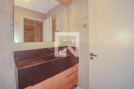 Banheiro da Suíte de apartamento à venda com 1 quarto, 133m² em Petrópolis, Porto Alegre