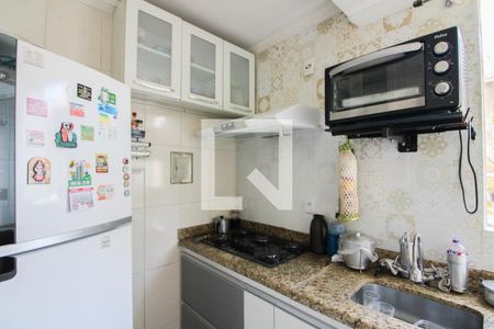 Cozinha  de apartamento à venda com 2 quartos, 47m² em Heliópolis, Belo Horizonte