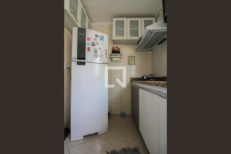 Cozinha  de apartamento à venda com 2 quartos, 47m² em Heliópolis, Belo Horizonte