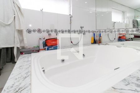 Detalhe do Banheiro da Suite de casa para alugar com 3 quartos, 295m² em Jardim das Américas, Curitiba