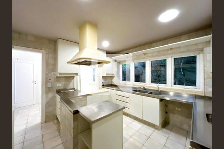 Foto 17 de casa à venda com 4 quartos, 400m² em Jardim Guedala, São Paulo
