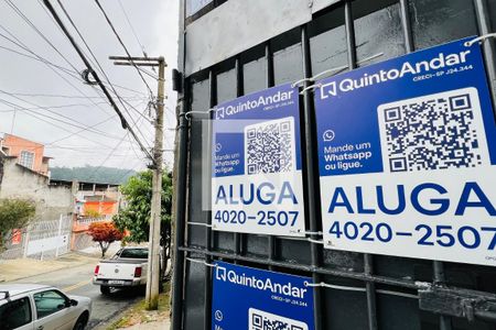 Placa de kitnet/studio para alugar com 1 quarto, 24m² em Jardim Adriana, Guarulhos