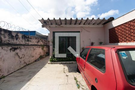Garagem de casa à venda com 4 quartos, 200m² em Parque Edu Chaves, São Paulo