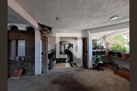Entrada de casa para alugar com 4 quartos, 500m² em Jardim São Paulo, São Paulo