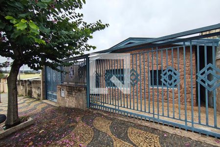 PLACA INSTALADA NA FACHADA de casa à venda com 3 quartos, 297m² em Vila Marieta, Campinas