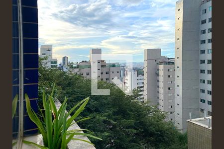 Vista da Sala de apartamento para alugar com 3 quartos, 180m² em Buritis, Belo Horizonte