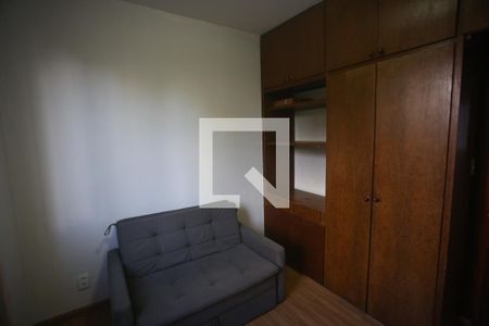 Quarto de apartamento para alugar com 3 quartos, 56m² em Estoril, Belo Horizonte