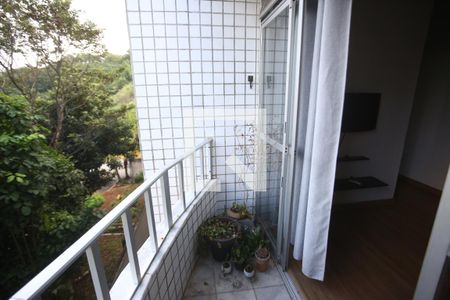 Sala de apartamento para alugar com 3 quartos, 56m² em Estoril, Belo Horizonte