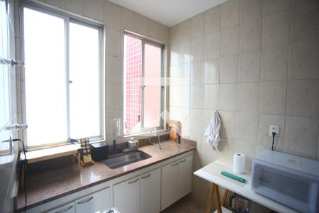 Cozinha de apartamento para alugar com 3 quartos, 56m² em Estoril, Belo Horizonte