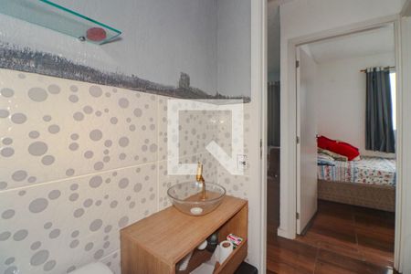 Banheiro de apartamento à venda com 2 quartos, 42m² em Sarandi, Porto Alegre