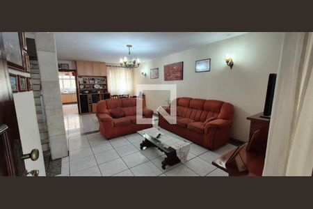 Casa à venda com 3 quartos, 144m² em Vila Olinda, São Paulo