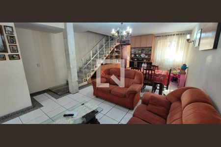 Casa à venda com 3 quartos, 144m² em Vila Olinda, São Paulo