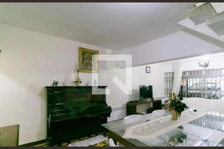 Casa à venda com 3 quartos, 200m² em Vila Carrão, São Paulo