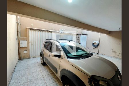 Garagem de casa à venda com 3 quartos, 190m² em Arvoredo Ii, Contagem