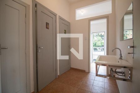 Banheiro social de apartamento à venda com 2 quartos, 131m² em Botafogo, Rio de Janeiro